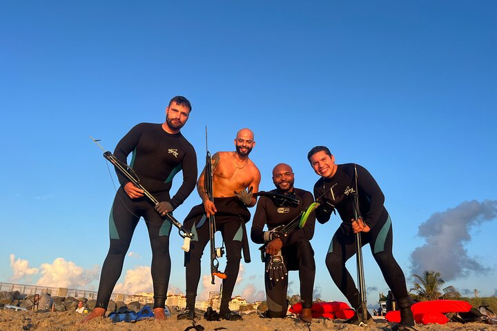 Experience Spearfishing in Miami with a Guide - Photo 1 of 7